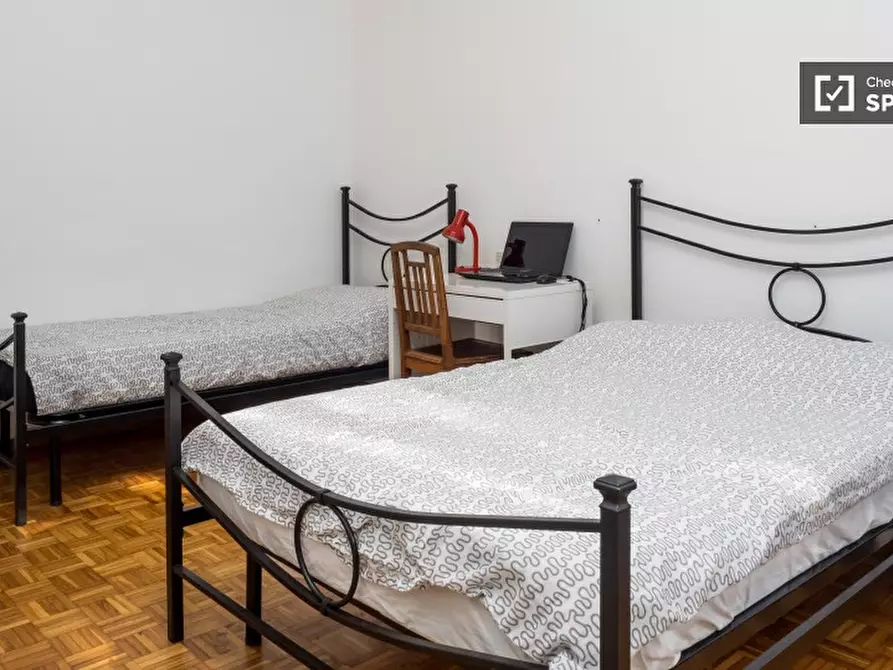 Immagine 3 di Camera condivisa in affitto  in Via Emilio de Marchi a Milano