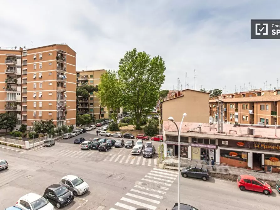 Immagine 11 di Camera condivisa in affitto  in Via Corinto a Roma