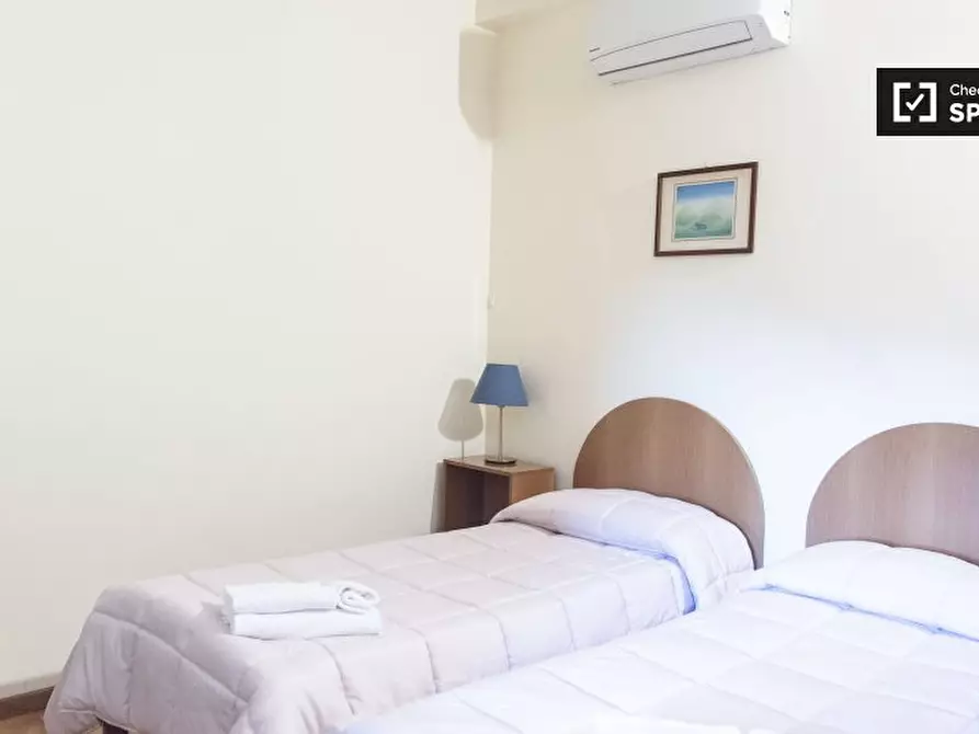 Immagine 11 di Appartamento in affitto  in Via Ildebrando Vivanti a Roma