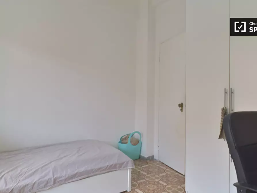 Immagine 15 di Camera condivisa in affitto  in Via Filippo Eredia a Roma