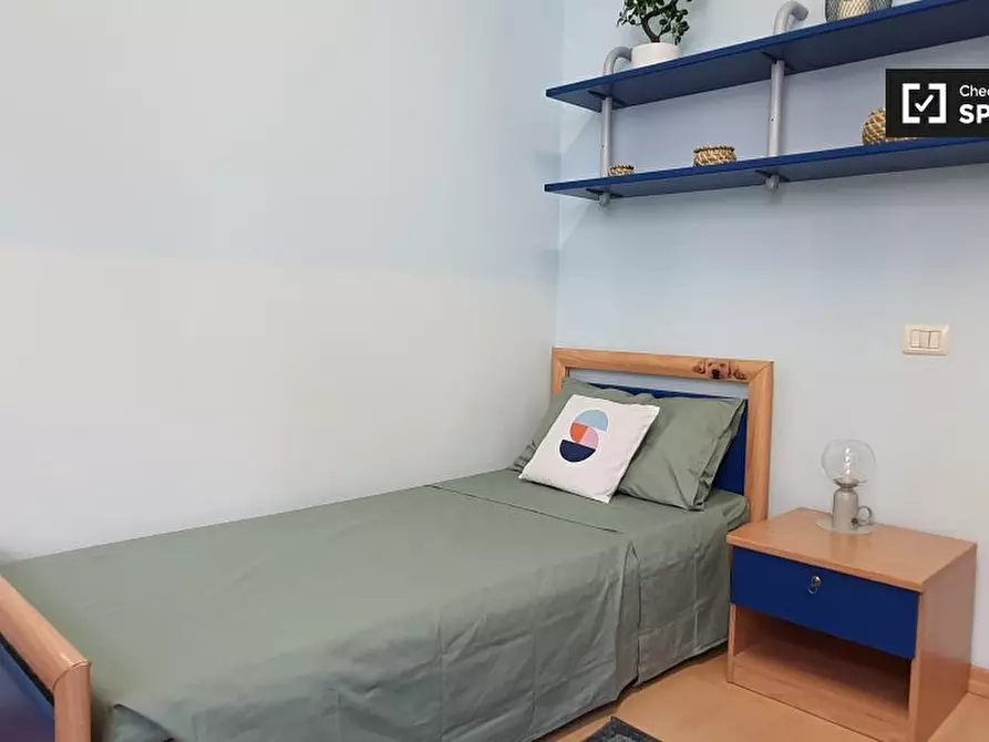 Immagine 18 di Camera condivisa in affitto  in Via Anton Giulio Barrili a Milano