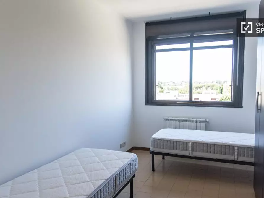 Immagine 7 di Appartamento in affitto  in Viale dei Caduti per la Resistenza a Roma