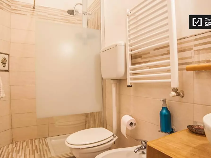 Immagine 6 di Camera condivisa in affitto  in Piazza Melozzo da Forlì, 00196 Roma RM, Italy a Roma