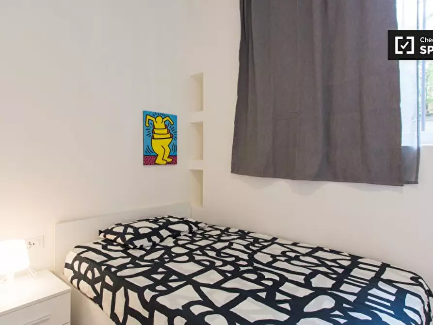 Immagine 2 di Camera condivisa in affitto  in Via Alessandro Milesi a Milano