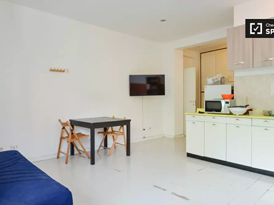 Immagine 12 di Camera condivisa in affitto  in Via Edoardo Jenner, 00151 Roma RM, Italy a Roma