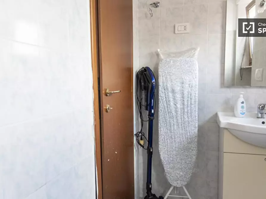 Immagine 5 di Appartamento in affitto  in Via S. Fulgenzio a Roma