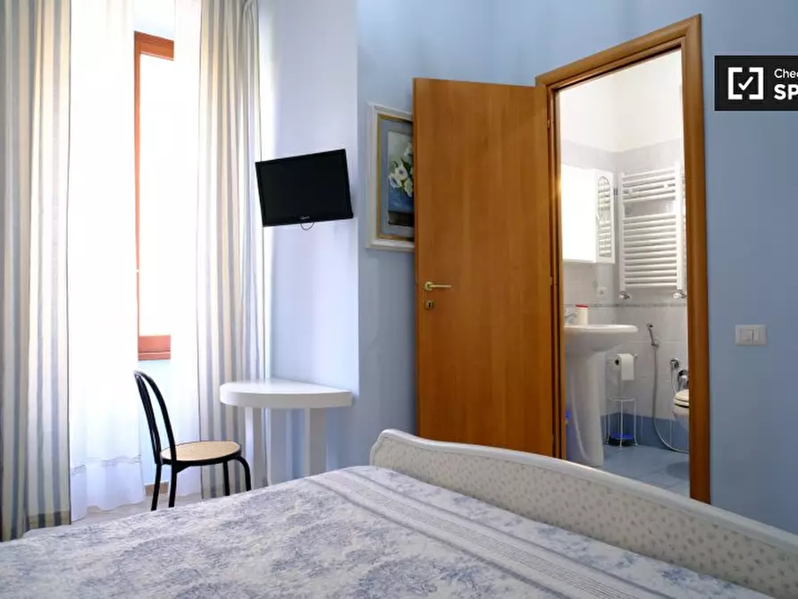 Immagine 12 di Residence in affitto  in Via Albalonga a Roma