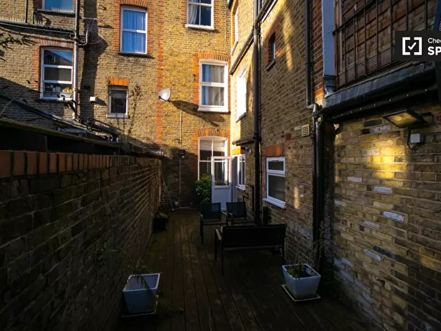 Immagine 6 di Appartamento in affitto  in a Queenstown Road a Lambeth