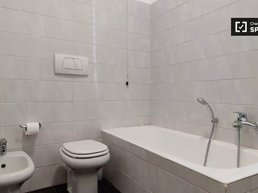 Immagine 17 di Camera condivisa in affitto  in Via Lodovico Il Moro a Milano