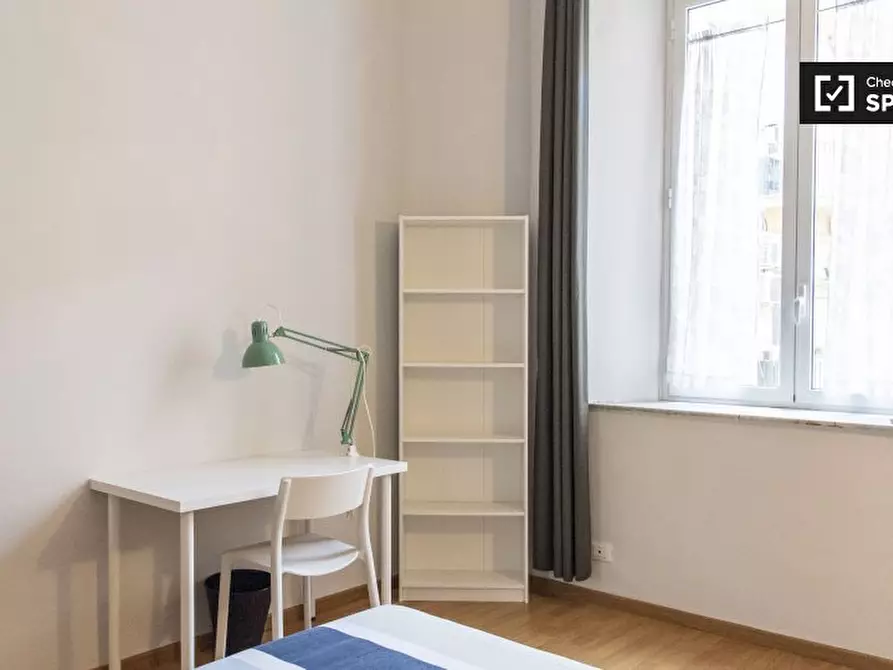 Immagine 4 di Camera condivisa in affitto  in Viale Regina Margherita a Roma