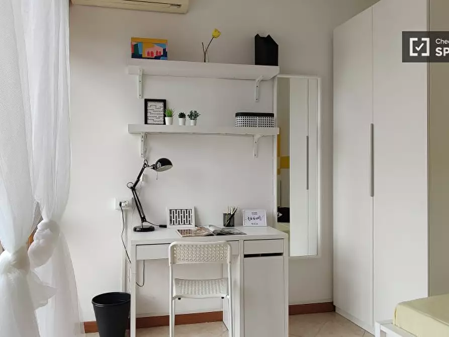 Immagine 6 di Camera condivisa in affitto  in Via Giambellino a Milano