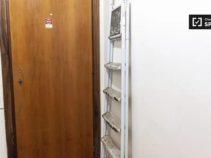 Immagine 13 di Camera condivisa in affitto  in Via Renato Simoni a Roma