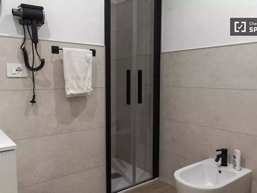 Immagine 17 di Camera condivisa in affitto  in Via Innocenzo XI a Roma