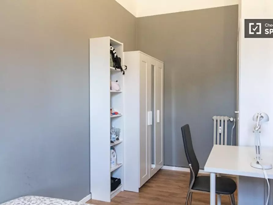 Immagine 3 di Camera condivisa in affitto  in Piazza Regina Margherita a Roma