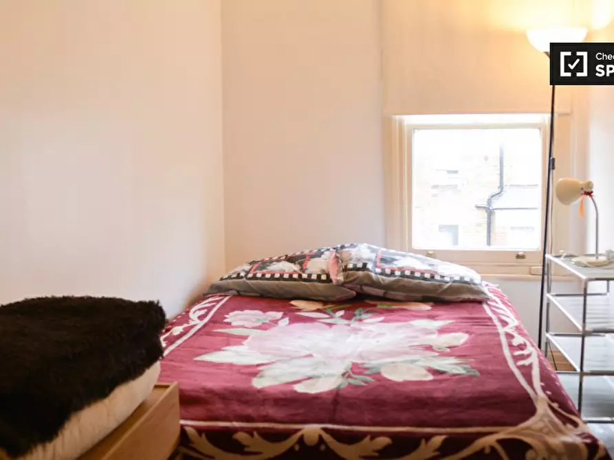 Immagine 10 di Appartamento in affitto  in Glengall Rd a Camden Town