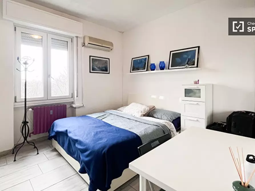 Immagine 1 di Camera condivisa in affitto  in Via Vittorio Scialoia a Milano