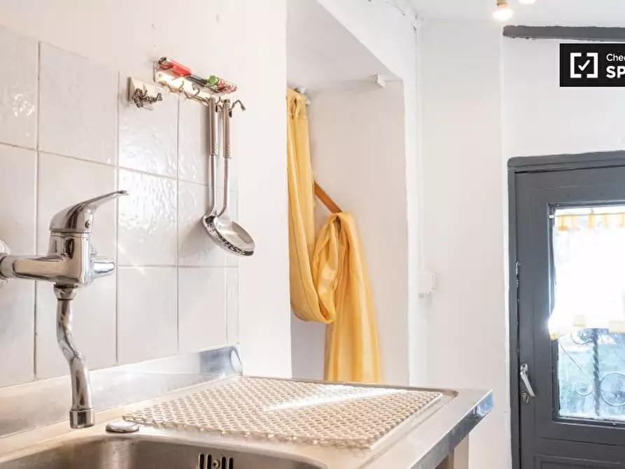 Immagine 6 di Appartamento in affitto  in Via di Porta Medaglia, 148, 00134 Roma RM, Italy a Roma