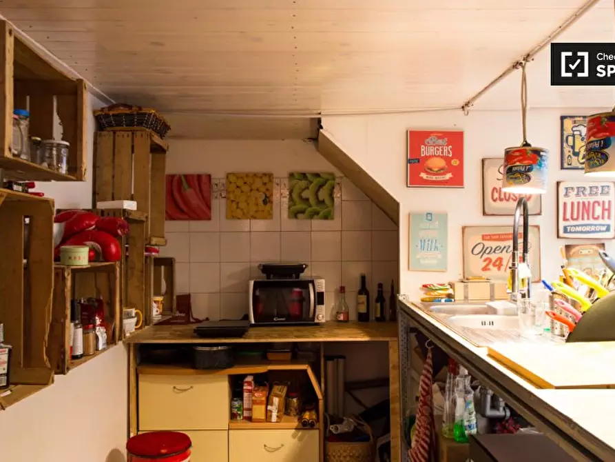 Immagine 10 di Appartamento in affitto  in Via Emilio Cornalia, 20124 Milano MI, Italy a Milano