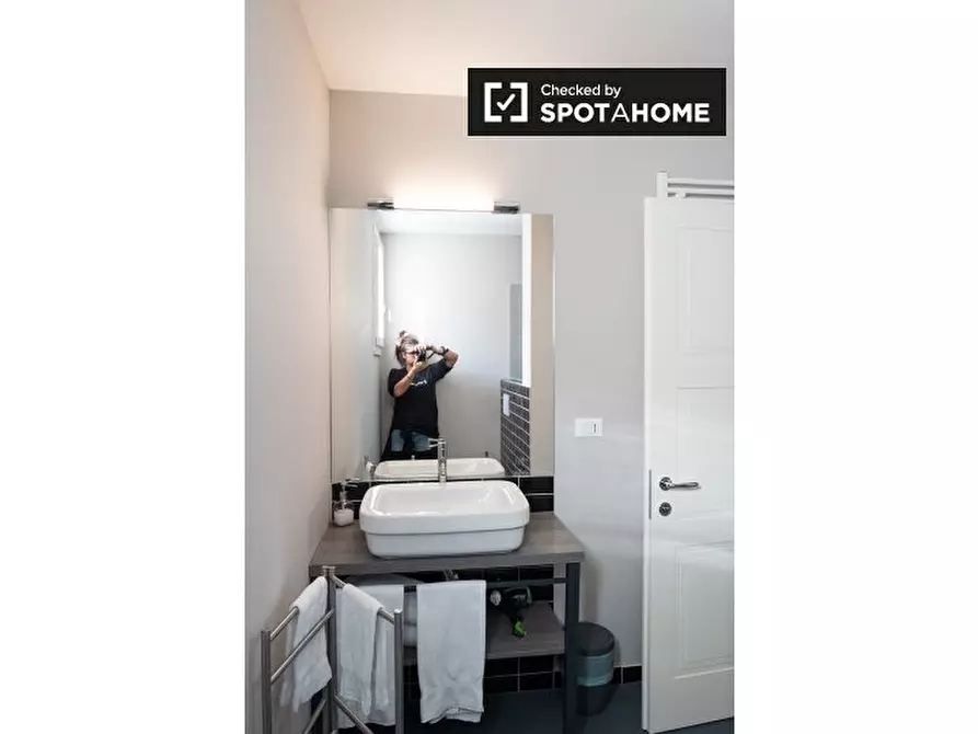 Immagine 16 di Ufficio in affitto  in Via Irnerio a Bologna