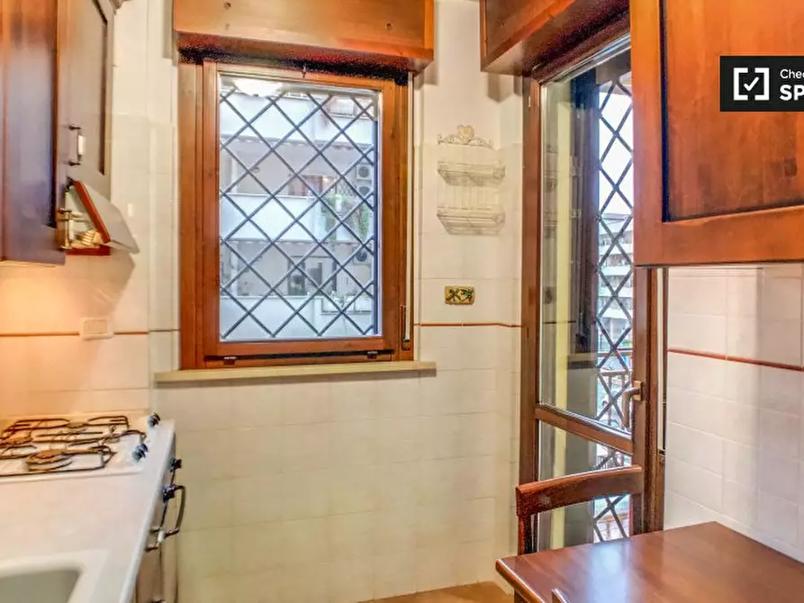 Immagine 7 di Appartamento in affitto  in Via Alberto Burri a Roma