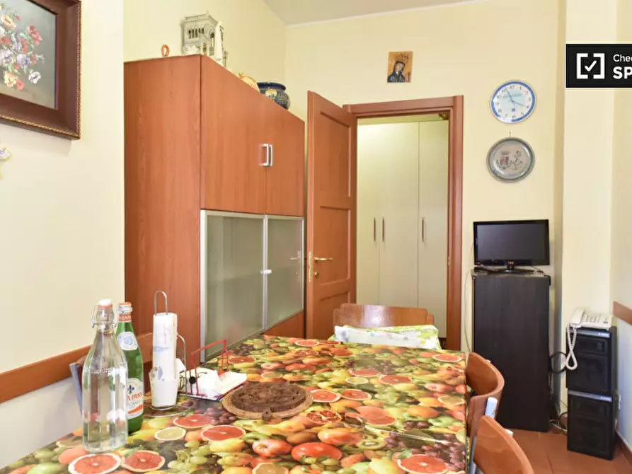 Immagine 9 di Camera condivisa in affitto  in Via Appia Nuova a Roma