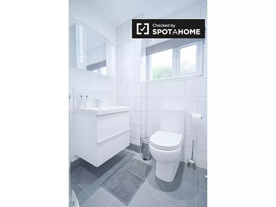 Immagine 9 di Appartamento in affitto  in Portway, London a Stratford