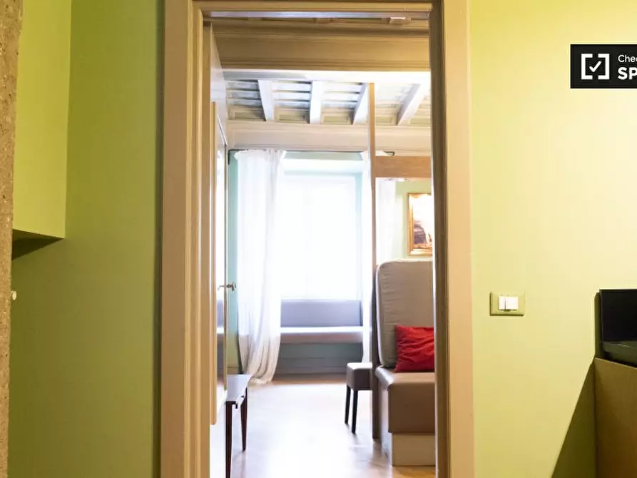 Immagine 4 di Appartamento in affitto  in Via del Banco di Santo Spirito a Roma