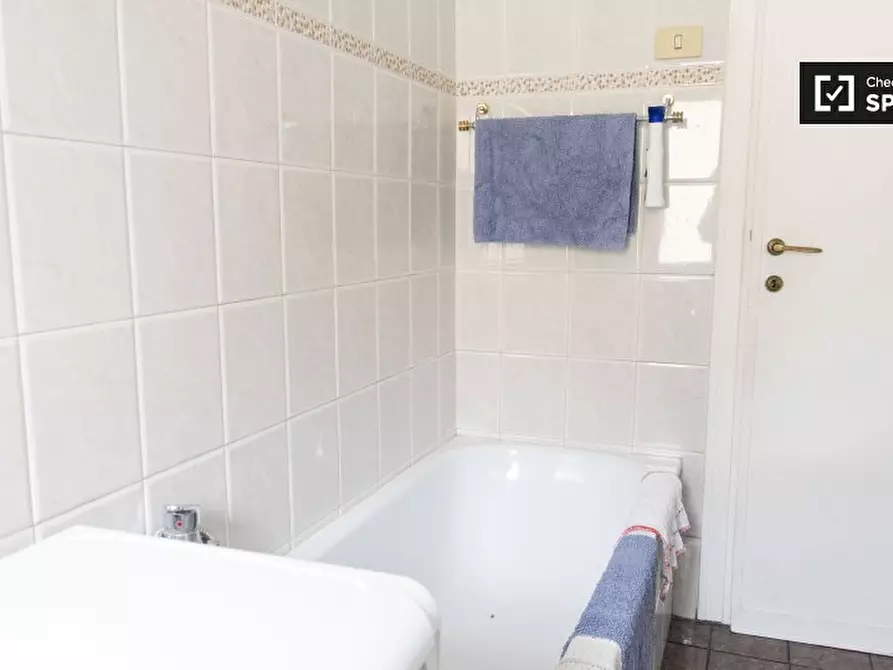 Immagine 18 di Camera condivisa in affitto  in Via di Boccea a Roma