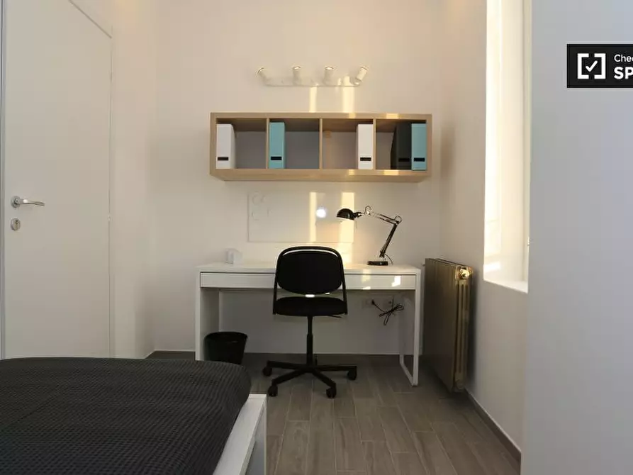 Immagine 3 di Camera condivisa in affitto  in Piazza Firenze a Milano