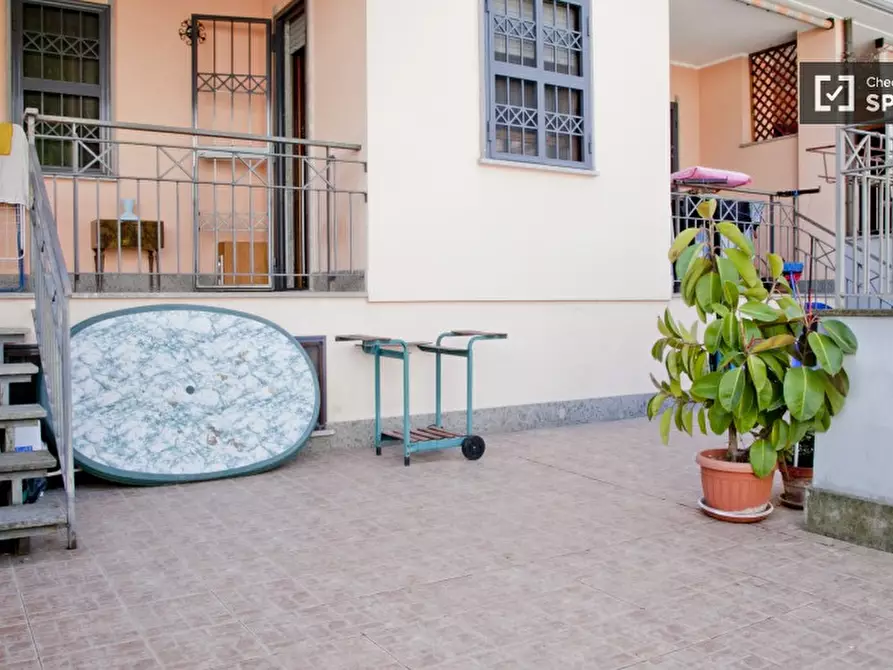 Immagine 14 di Camera condivisa in affitto  in Via Augusto Casciani a Roma