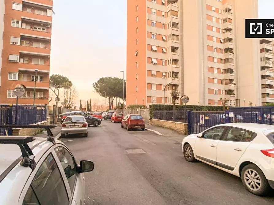 Immagine 16 di Camera condivisa in affitto  in Via Valentino Banal, 00177 Roma RM, Italy a Roma