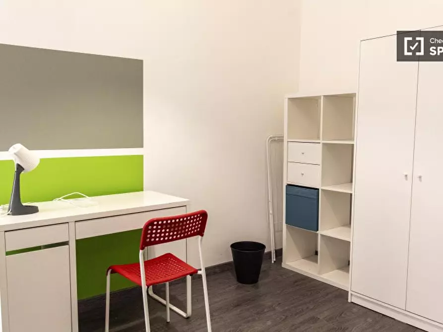 Immagine 9 di Camera condivisa in affitto  in Via Capo Miseno a Roma