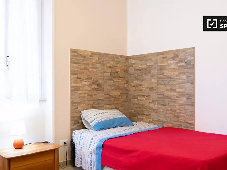 Immagine 8 di Camera condivisa in affitto  in Via dei Campani, 00185 Roma RM, Italy a Roma