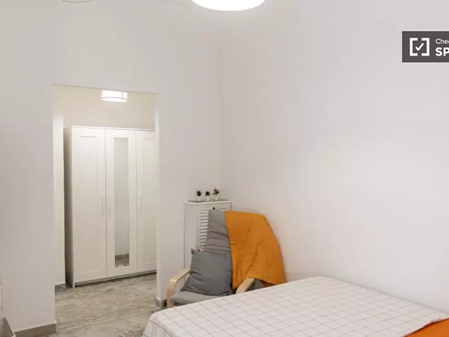 Immagine 9 di Camera condivisa in affitto  in Viale delle Province a Roma