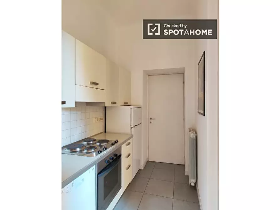 Immagine 10 di Ufficio in affitto  in Via Vigevano a Milano