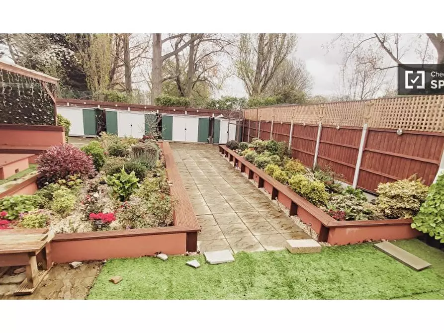 Immagine 9 di Camera condivisa in affitto  in Blackbush Ave, Romford RM6 5TU, UK a Barking