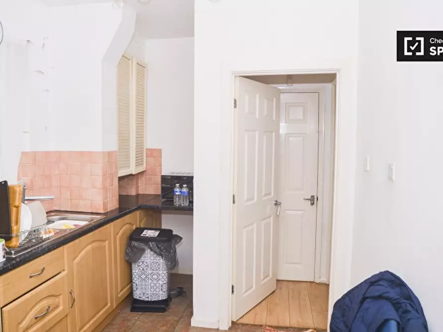 Immagine 7 di Camera condivisa in affitto  in Marvels Ln a Greenwich