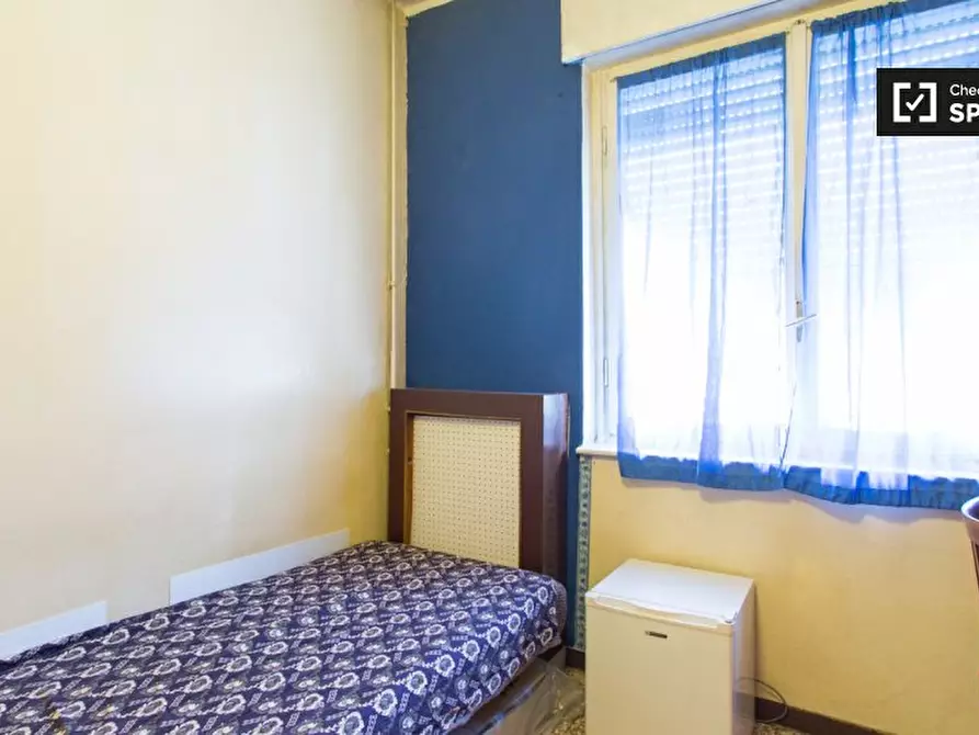 Immagine 2 di Camera condivisa in affitto  in Via Carlo Girola a Milano