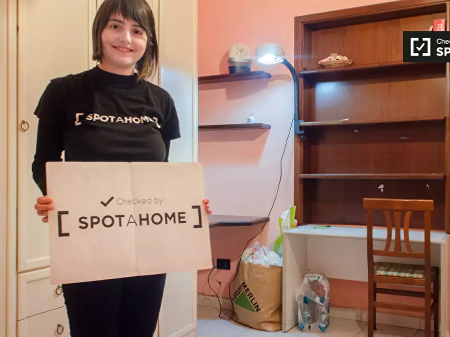 Immagine 5 di Camera condivisa in affitto  in Via di Tor Vergata a Roma