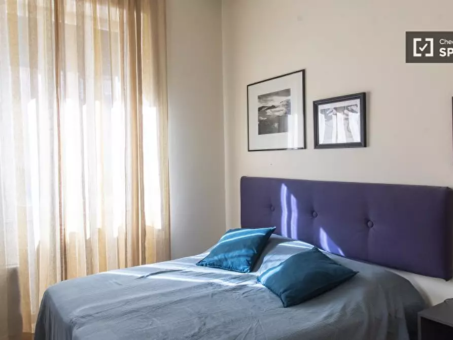 Immagine 17 di Camera condivisa in affitto  in Piazza Vescovio a Roma