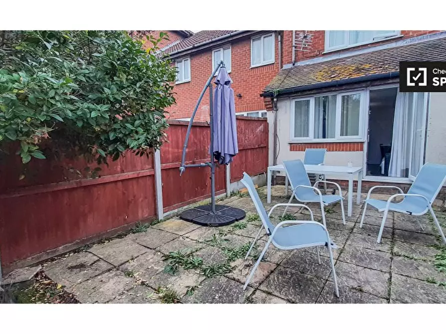 Immagine 11 di Appartamento in affitto  in Goldfinch Rd a Eltham