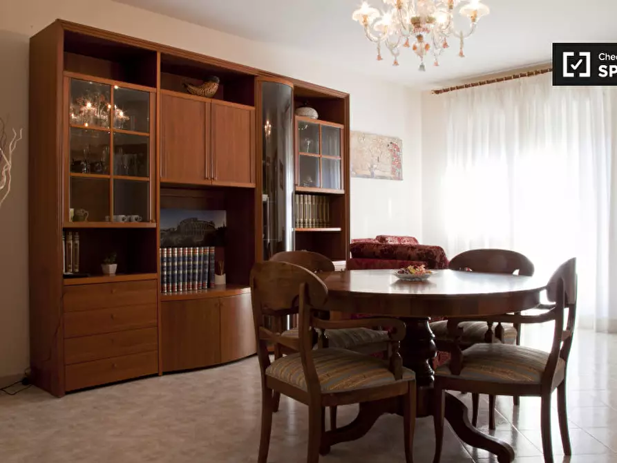 Immagine 11 di Camera condivisa in affitto  in Via Giulio Galli a Roma