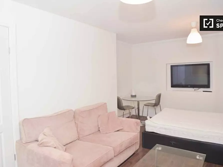 Immagine 3 di Camera condivisa in affitto  in Evenwood Cl a Wandsworth