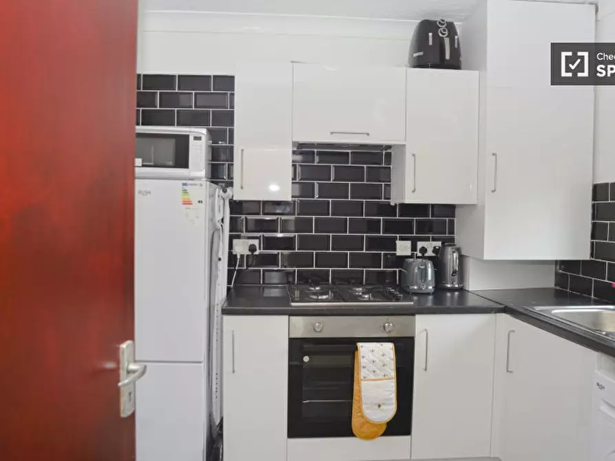 Immagine 12 di Appartamento in affitto  in A Tangmere Way a Brent