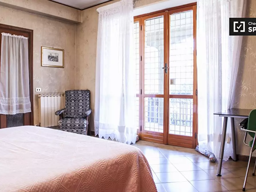 Immagine 2 di Camera condivisa in affitto  in Via Santa Domenica Talao a Roma