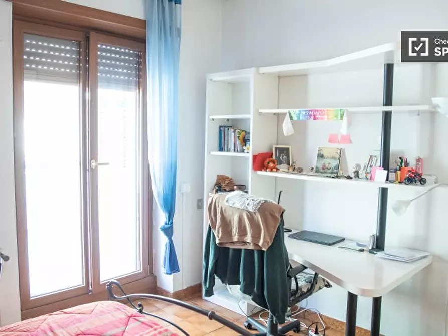 Immagine 13 di Camera condivisa in affitto  in Via di Trigoria, 00128 Selcetta RM, Italy a Roma