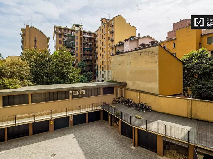 Immagine 12 di Camera condivisa in affitto  in Via dei Biancospini a Milano