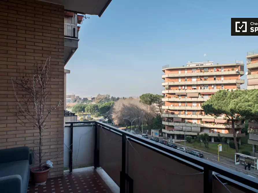 Immagine 16 di Camera condivisa in affitto  in Viale Bruno Rizzieri a Roma