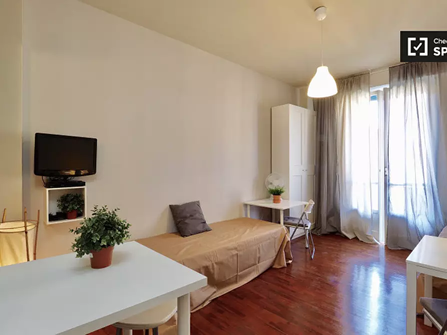 Immagine 2 di Camera condivisa in affitto  in Via Giacinto Bruzzesi a Milano