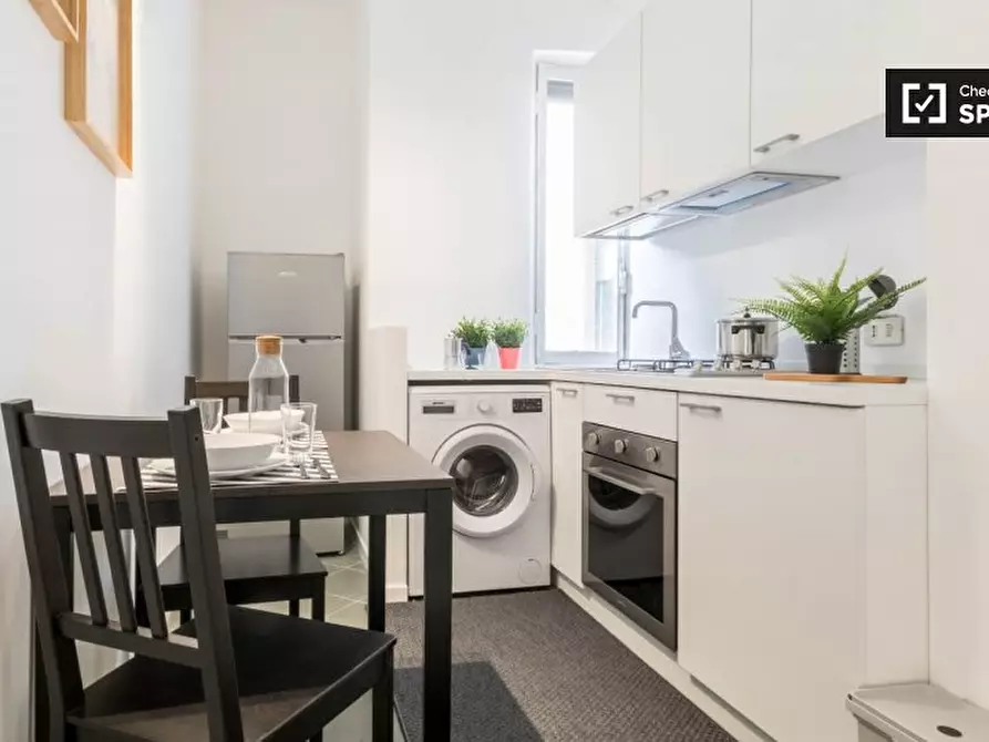 Immagine 8 di Camera condivisa in affitto  in Via Pietro Cavalcabò a Milano